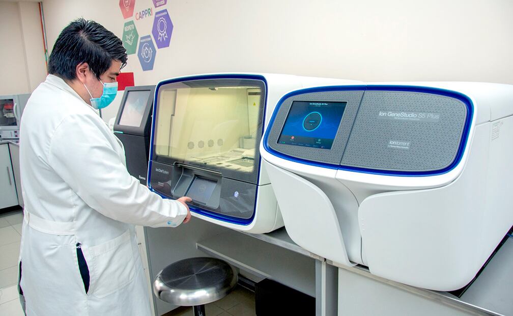 Entre las especialidades calificadas al centro analítico del Laboratorio Médico del Chopo está la biología molecular y la bioquímica. Foto: Cortesía