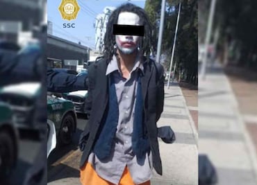 Sujeto disfrazado de Joker asalta y agrede con un machete a peatón en avenida Insurgentes Norte