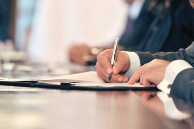 Ponen notarios queja ante CNDH contra Cofece