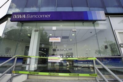 Clausuran 4 sucursales Bancomer en Satélite