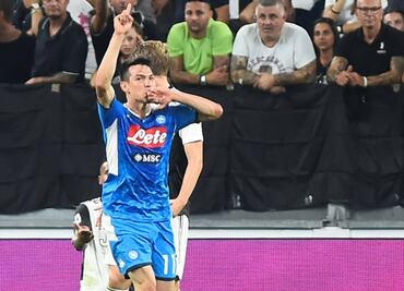 'Chucky' Lozano, convocado a la Champions League con el Napoli