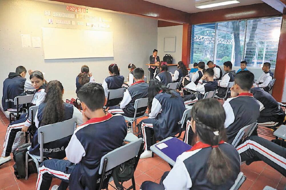 Los pasados 11 y 12 de junio se aplicó por primera vez la prueba Planea a alumnos de 450 escuelas del estado. Foto: CHABERL LUCIO. EL UNIVERSAL
