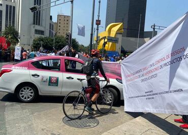 Pescadores y acuacultores bloquean paseo de la Reforma; exigen solución a importación ilegal de camarón y pescado