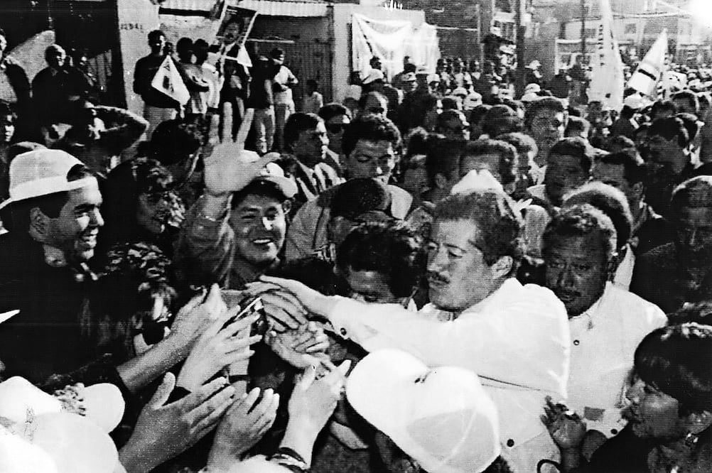 Luis Donaldo Colosio Murrieta, a su llegada al mitin de campaña en Lomas Taurinas, en Tijuana, Baja California.