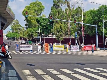 No ceden protestas de trabajadores del sector Salud