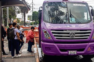 Adultos mayores se resisten; optan por el efectivo