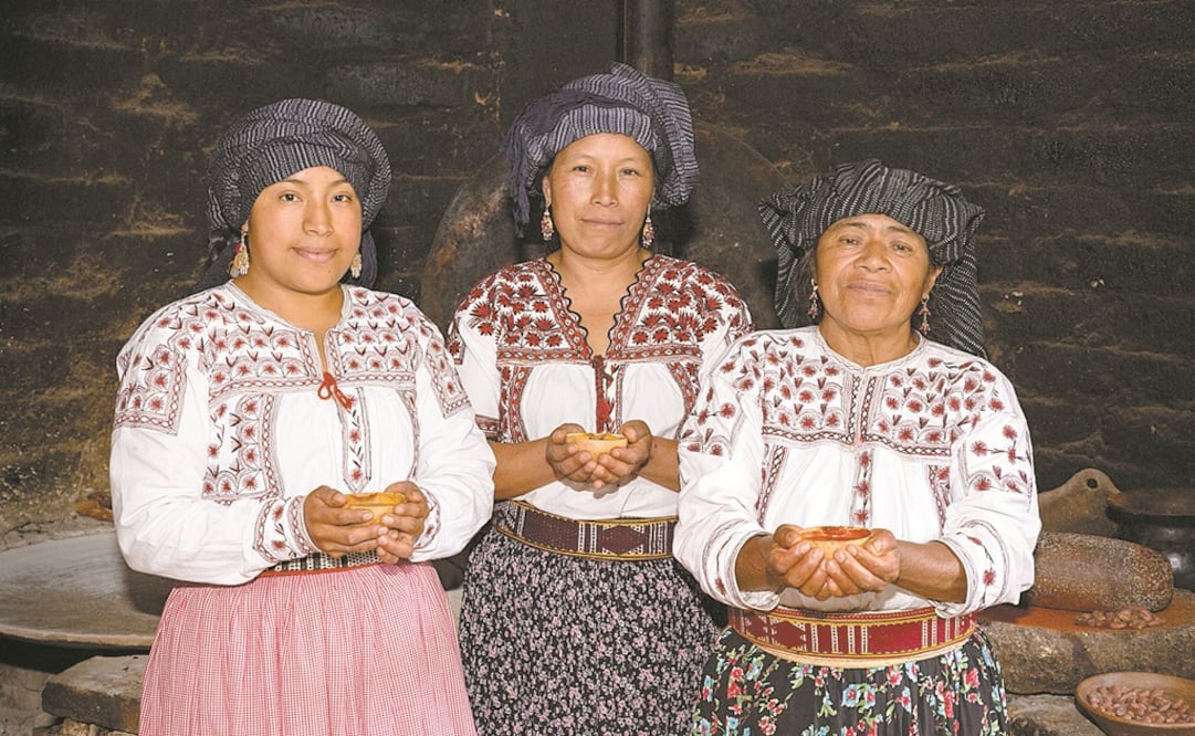 El tepache rojo sólo es digno de quien suba al Cempoaltépetl y entregue su ofrenda al rey. Fotos: CORTESÍA SALVADOR CUEVA