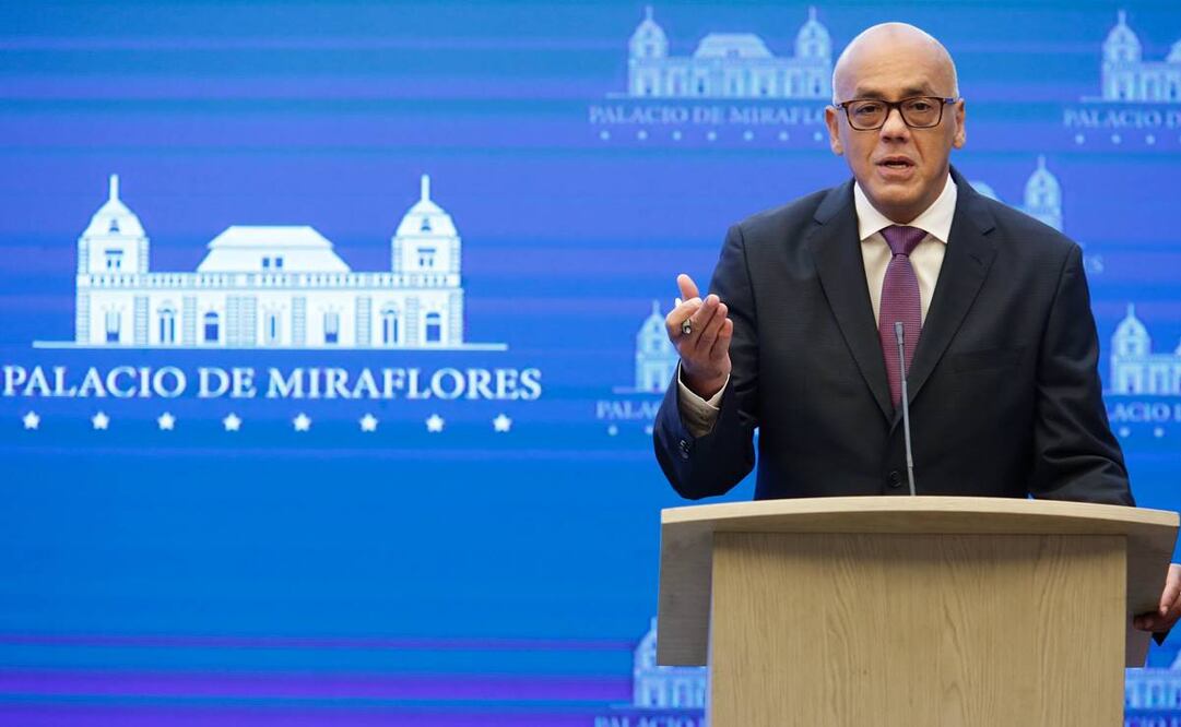 El ministro de Comunicaciones, Jorge Rodríguez, informó que hay 110 indultados (Foto: AFP)