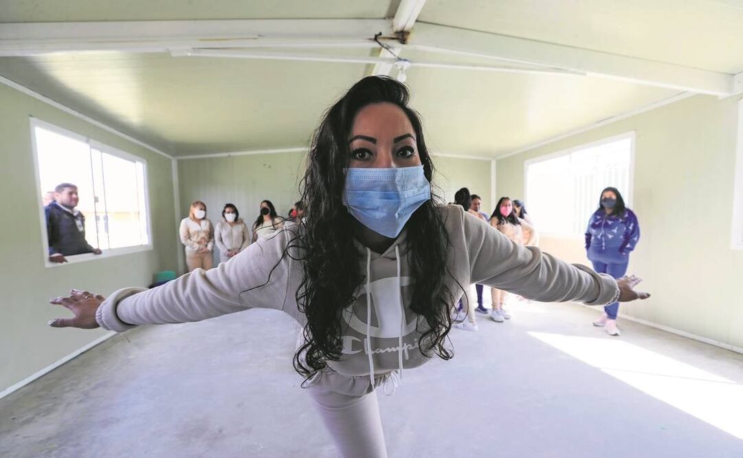 Roxana, interna en Almoloya de Juárez, considera que las clases de ballet que ha tomado en el centro penitenciario le ayudarán a retomar una vida sin delincuencia al momento de obtener la libertad.