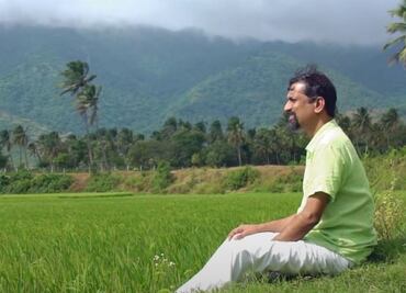 El multimillonario que dejó Silicon Valley para vivir en una aldea remota