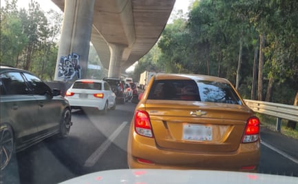 Manifestantes bloquean la caseta de Tlalpan rumbo a Cuernavaca