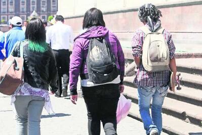 Deserción escolar, infrenable: SEP