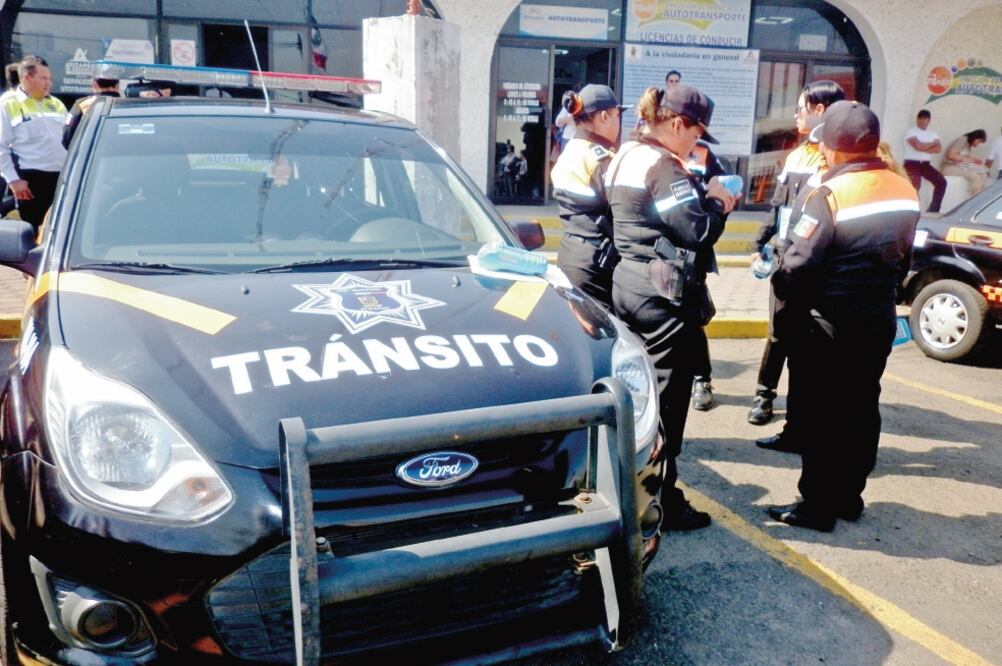 El comisario de Seguridad Ciudadana de Atizapán afirma que regularizará la situación de las patrullas; en tanto, no violan ninguna ley