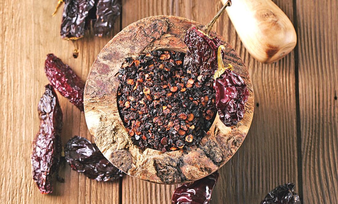 El chile chipotle viene del jalapeño, que mediante un proceso especial, lo ahuman y sazonan. (Crédito: El Universal)