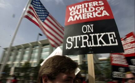 Guionistas de Hollywood se declaran en huelga este martes