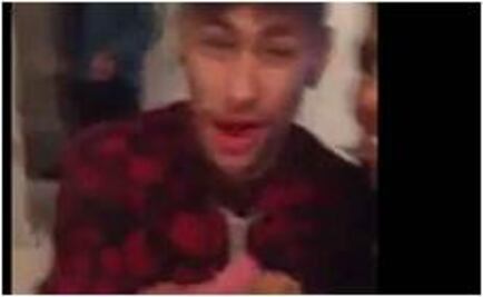 Y Neymar baila... así