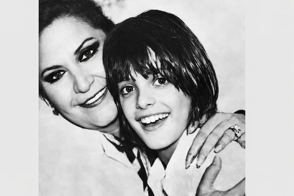 Lola Beltrán y un muy joven Luis Miguel.