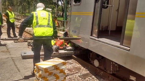 Se descarrila vagón del Tren Ligero en estación Estadio Azteca