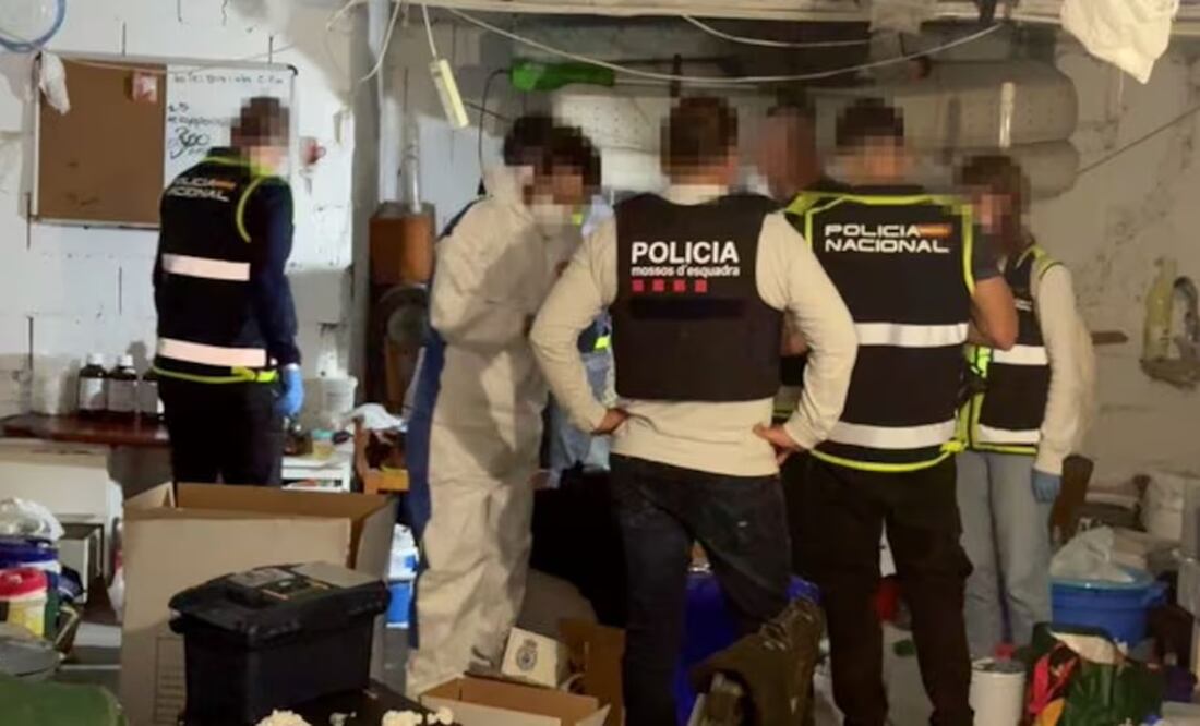 Los Mossos y la policía encontraron un laboratorio de metanfetamina en una vivienda en Cataluña, durante una operación contra un grupo ligado al Cártel de Sinaloa. FOTO: POLICÍA NACIONAL ESPAÑOLA