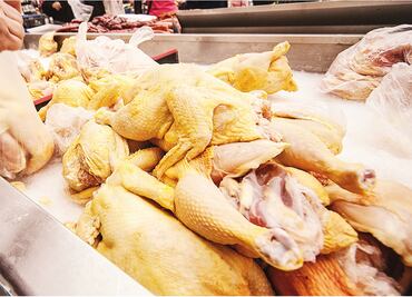 ¿Puedo contagiarme de influenza aviar por comer pollo?