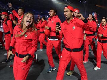 Por falta de dinero, México desfiló en pants en la inauguración de los Panamericanos