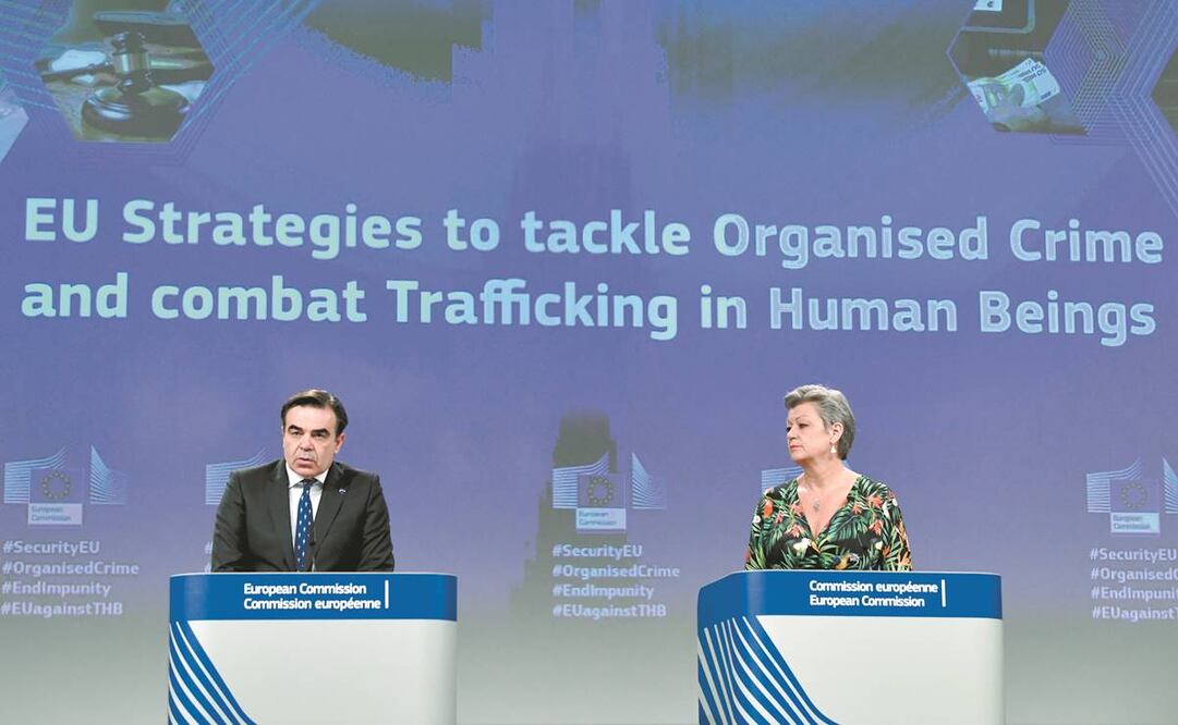 Margaritis Schinás e Ylva Johansson, durante la presentación de la estrategia con la que la Comisión Europea pretende luchar el crimen organizado en los próximos cinco años. Foto: John Thys/ AP.