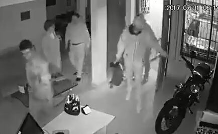 Sujetos siguen a pareja, entran a su casa y roban en Tlalnepantla 