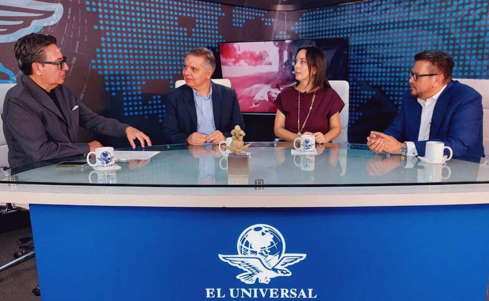 Eduardo Bohórquez y Salvador García Soto en Con los de Casa junto a David Aponte y Maite Azuela. Foto: Julio Suárez/ EL UNIVERSAL