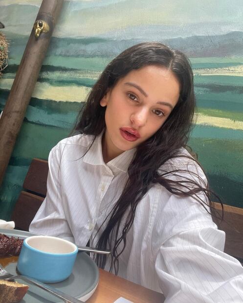 El extraño calzado que impone Rosalía como tendencia este otoño