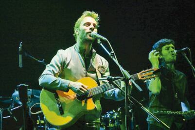 Johansen dedica show y dona taquilla