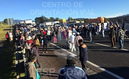 Manifestantes bloquean autopista México-Puebla