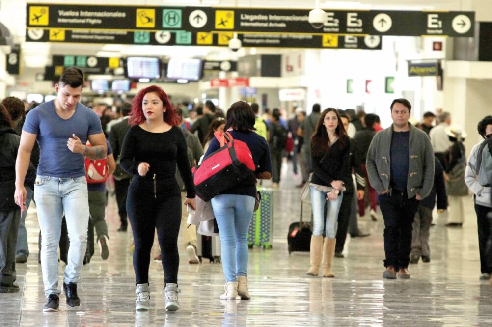 De enero a noviembre de este año, viajaron vía aérea 88.4 millones de personas, de los cuales en vuelos internacionales sumaron 43 millones 185 mil pasajeros (ARCHIVO EL UNIVERSAL)