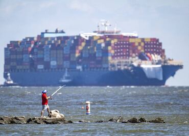 Carguero que provocó el colapso del puente de Baltimore zarpa hacia Virginia
