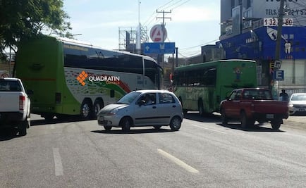 Sección 22 realiza bloqueo frente al IEEPO