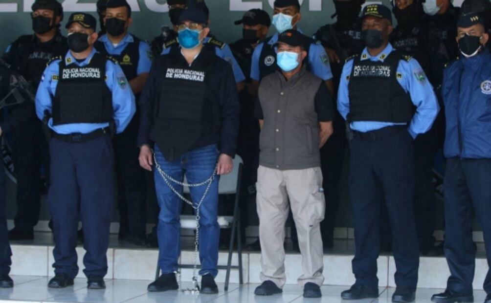 Indigna la exhibición del expresidente de Honduras encadenado: AMLO