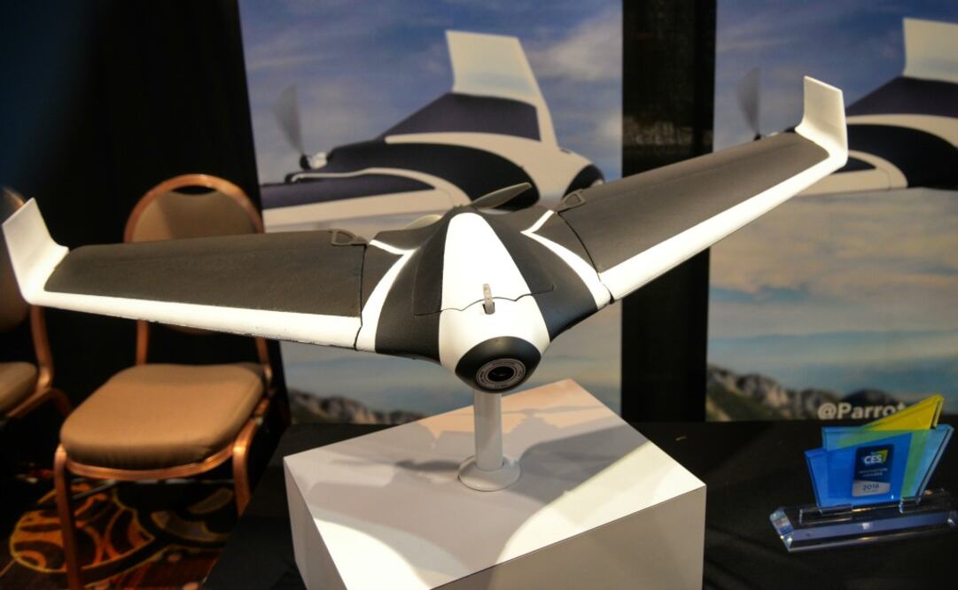 El dron Disco, es uno de los primeros que cuentan con ala fija y piloto automático; puede llegar a los 80 kilómetros por hora con una batería que dura 45 minutos.