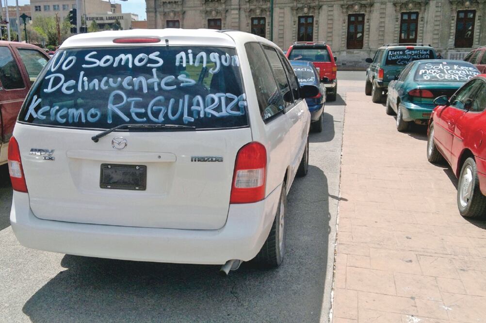 La secretaria de Seguridad y Protección Ciudadana, Rosa Icela Rodríguez, informó que por la demanda de los usuarios, el programa para regularizar “autos chocolate” se extenderá hasta el próximo 31 de diciembre. Foto: archivo/EL UNIVERSAL