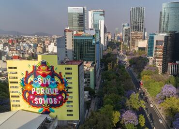 Murales gigantes descontaminan la Ciudad de México