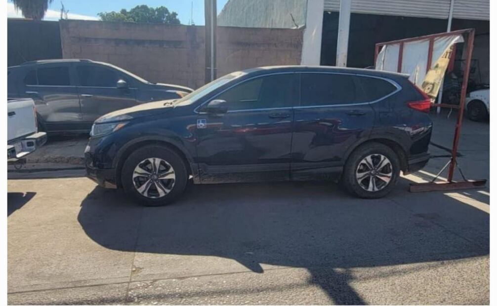 FGE asegura 45 vehículos con reporte de robo y negocios irregulares con unidades desmanteladas y autopartes usadas.
Foto: Especial.