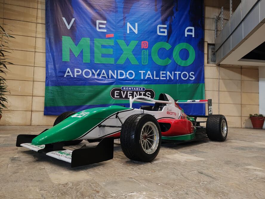 Mario Domínguez busca apoyo al automovilismo mexicano / Foto: Oscar Torres - EL UNIVERSAL