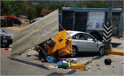 Mueren padre vendedor de elotes y su hijo de 9 años atropellados en Acapulco