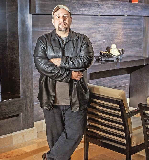 En su novela, Ortuño enfrenta a los lectores a conflictos naturales en quienes tienen raíces familiares en más de un país (YADÍN XOLALPA. EL UNIVERSAL)