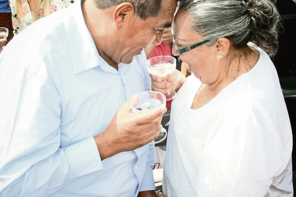 Fiesta y baile. La megaboda estará amenizada por la Sonora Dinamita (ARCHIVO. LE UNIVERSAL)