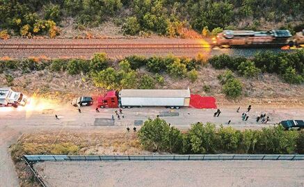 Hay 2 poblanos entre migrantes fallecidos en tráiler de Texas: Barbosa 