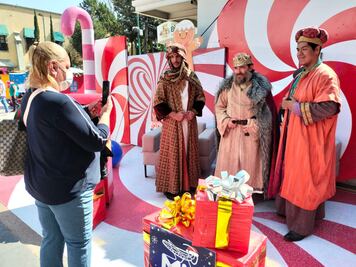 Llegan los Reyes Magos a la alcaldía Miguel Hidalgo; invitan a niños a tomarse una foto con ellos