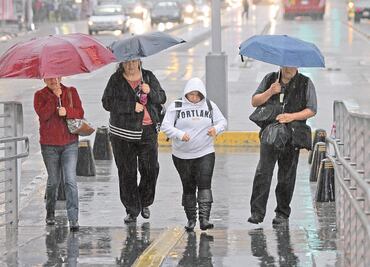 Reportan encharcamientos por lluvias en zona metropolitana