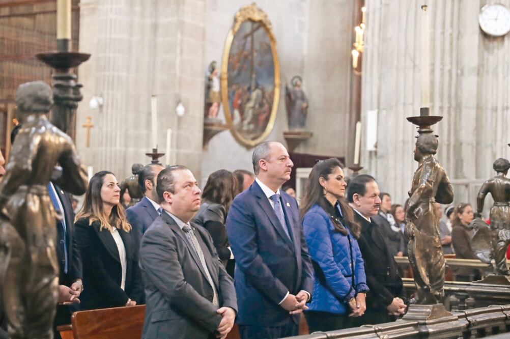 Juan Carlos Ealy, Juan Francisco Ealy Lanz Duret, Director General de EL UNIVERSAL; la señora Perla Díaz de Ealy y el Licenciado Juan Francisco Ealy Ortiz, Presidente Ejecutivo y del Consejo de Administración de EL UNIVERSAL (IVÁN STEPHENS. EL UNIVERSAL)