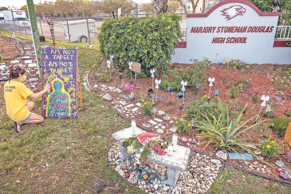 Ayer se cumplieron tres años del tiroteo en Parkland. AP