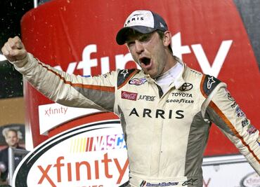 Celebra Peña Nieto triunfo de Daniel Suárez en Nascar