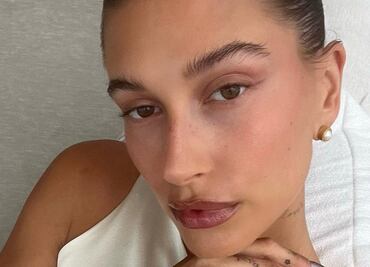 Hailey Bieber celebra su cumpleaños con sexy top de lentejuelas